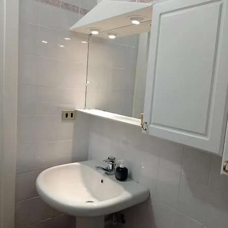 Con Box Auto E Ripostiglio Sci Apartman Oulx