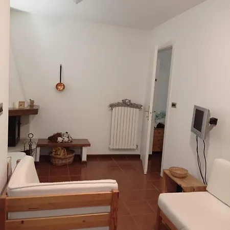 Con Box Auto E Ripostiglio Sci Oulx