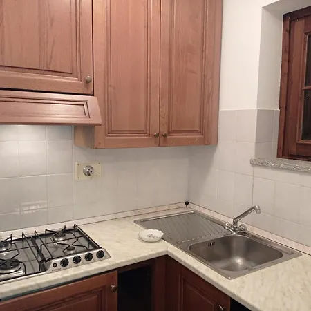 Con Box Auto E Ripostiglio Sci Apartment