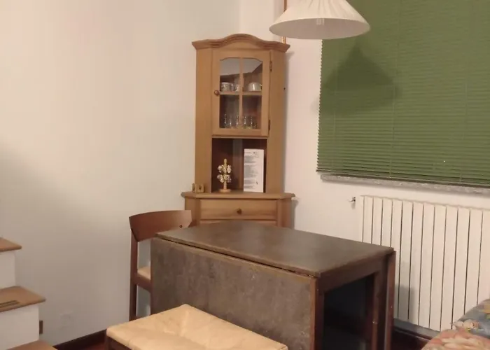 Con Box Auto E Ripostiglio Sci شقة